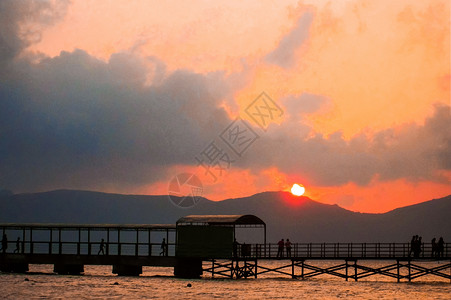 亚龙湾热带森林公园亚龙湾日落背景