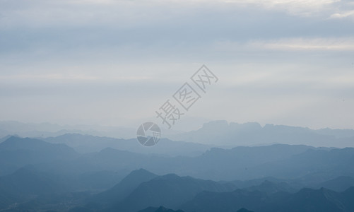 蓝色渐变优惠券渐变远山背景