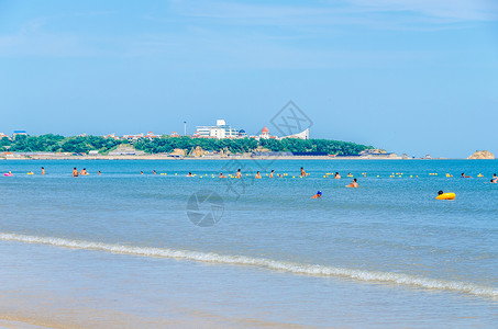 夏季游泳班威海银滩海滨背景