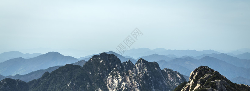 高处黄山远眺山峰背景