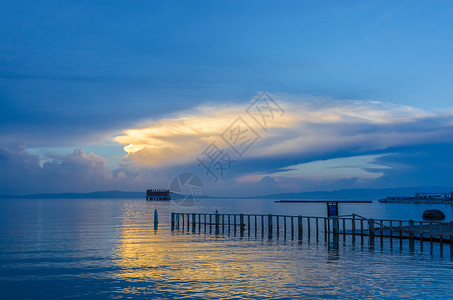 夏季的日落青海湖日落背景