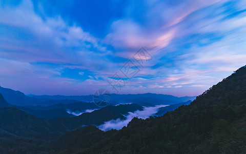 山脉日出日落背景图片