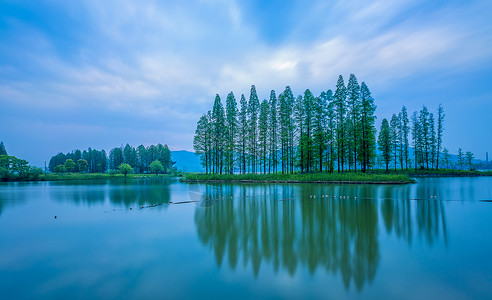 湖光山色云彩小船高清图片