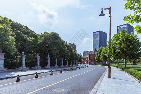 上海外滩城市空旷马路背景图片