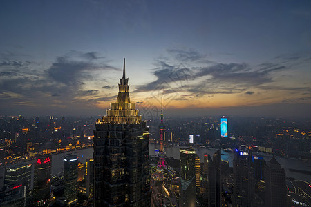 沪杭雨中盛夏背景图片