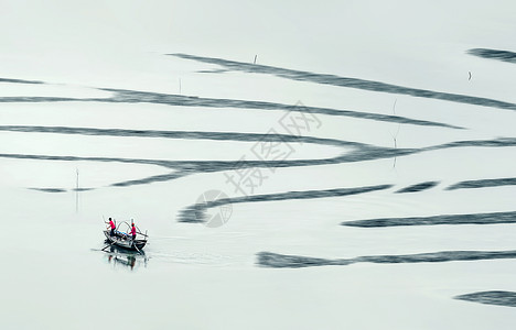 海报漂浮海上水墨图背景