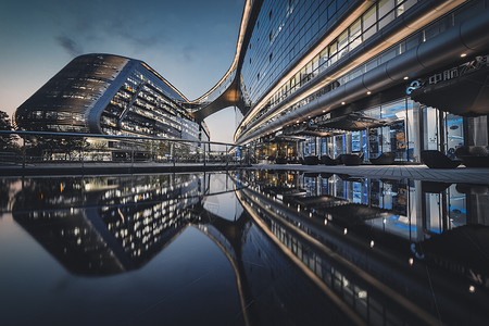 虹科技 凌空soho背景