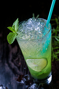 夏日饮料绿色百香果饮料高清图片