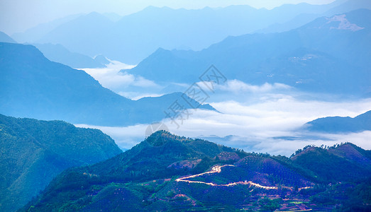 山顶云海山峰层次高清图片