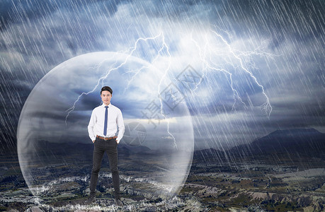 雷雨中的商业男士高清图片