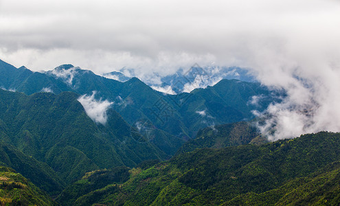 南尖岩云雾山顶背景