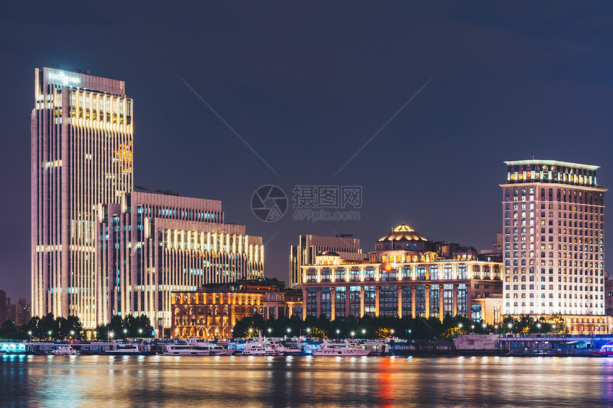 城市高楼夜景图片