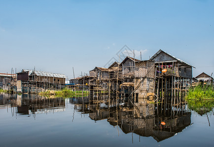 缅甸水上木屋背景图片