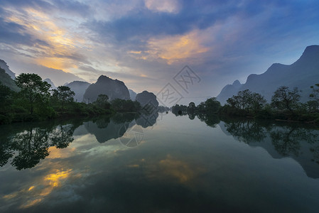 遇龙河晨霞图片