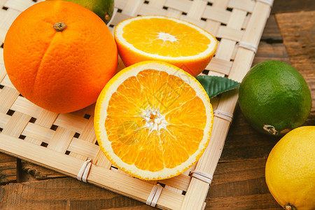 新鲜的水果柠檬和西红柿高清图片