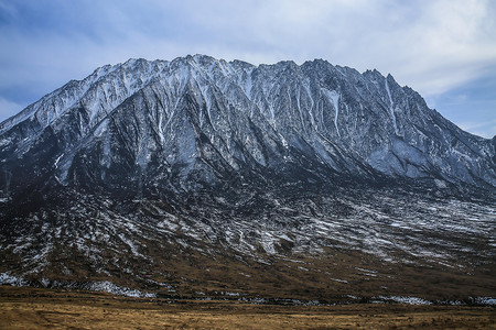 青海雪山背景图片