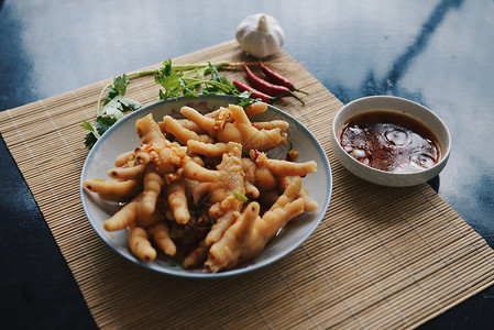 泡椒凤爪小食沙拉高清图片