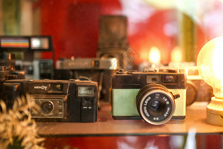 复古相机年代对比高清图片