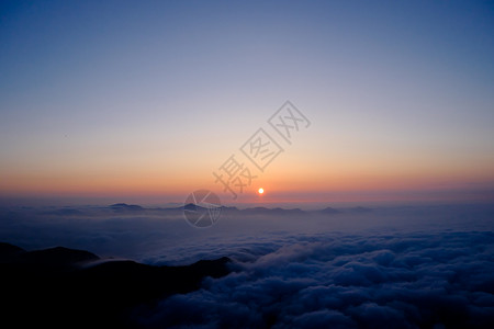 彩色雾图片免费下载神农屋脊日出云海背景
