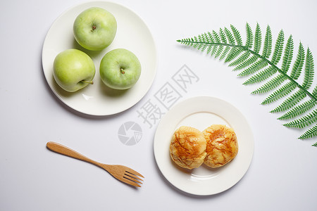 芒果酱餐桌上的食物摆盘背景