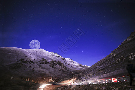 星空月亮大坂山月生背景