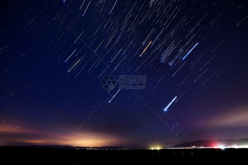 青海湖星轨图片