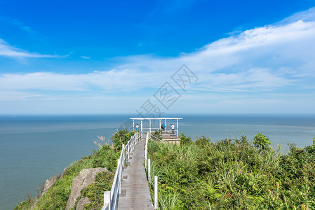 温州苍南海滨风情海边的凉亭背景