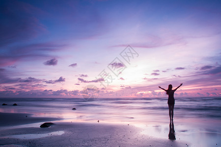 梦幻海滩涠洲岛日出美景背景