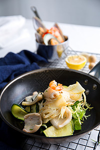 普罗旺斯的海鲜沙拉图片