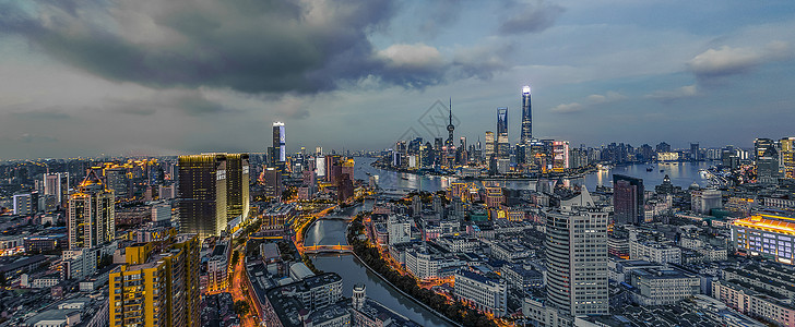 咖啡厅街景上海外滩城市夜景背景