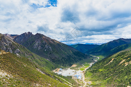 四川317国道 雀儿山远眺风光美景背景