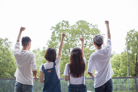 大学校园同学背影毕业季致青春背景图片