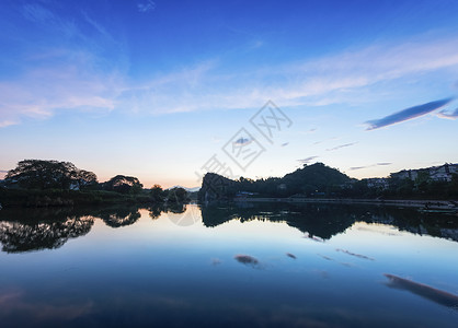 山抽象静静的漓江背景