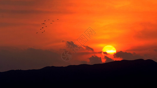 落日夕阳夏天海边唯美的落日背景