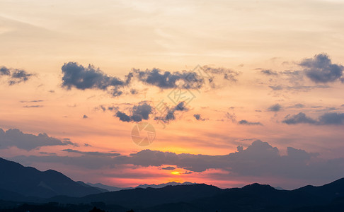 剪影夕阳长背景图高清图片