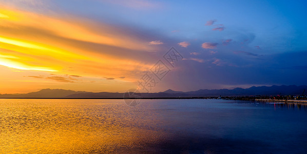 彩色卡茶卡盐湖奇观背景