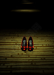 婚鞋红鞋图片