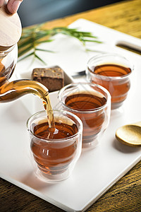 竹叶青和红茶背景图片