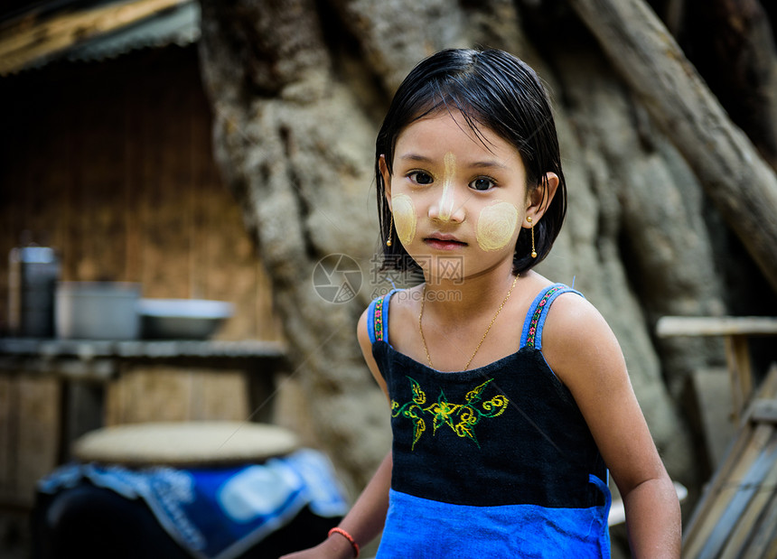 缅甸美丽可爱的女孩图片