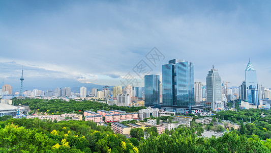 夏季旅行推荐乌鲁木齐城市景观背景