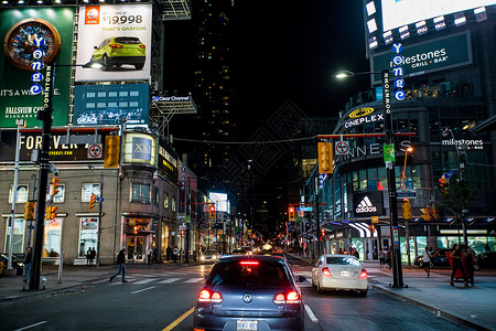 加拿大夜景多伦多旅游汽车灯光霓虹商场高清图片素材