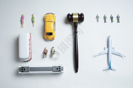 社会和车素材法槌和交通工具摆拍图背景