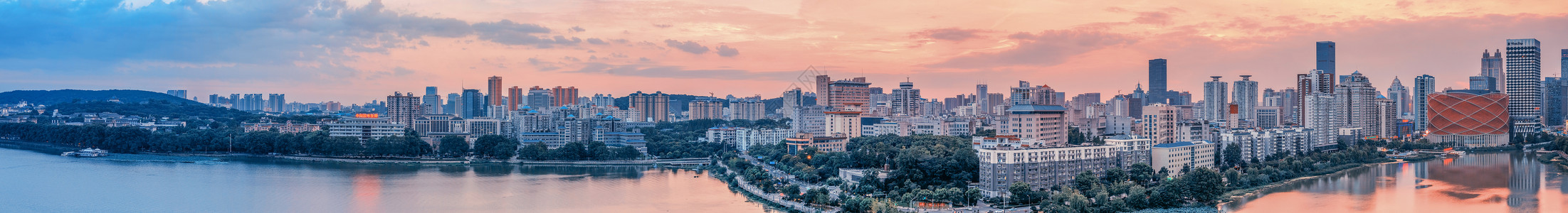 城市绿道武汉黄昏东湖汉秀剧场全景背景