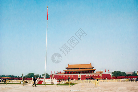 手绘红旗与军人北京天安门广场背景