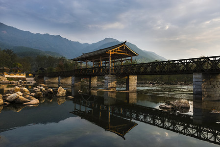 山背后的人家漓江人家背景