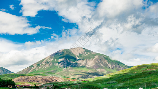 新疆公路边风景生态保护高清图片素材
