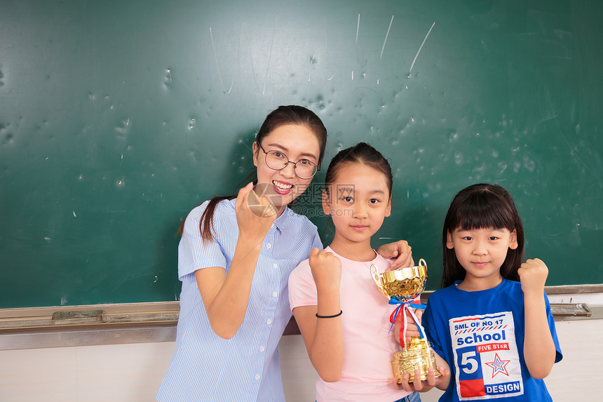 学生奖励奖杯奖牌图片