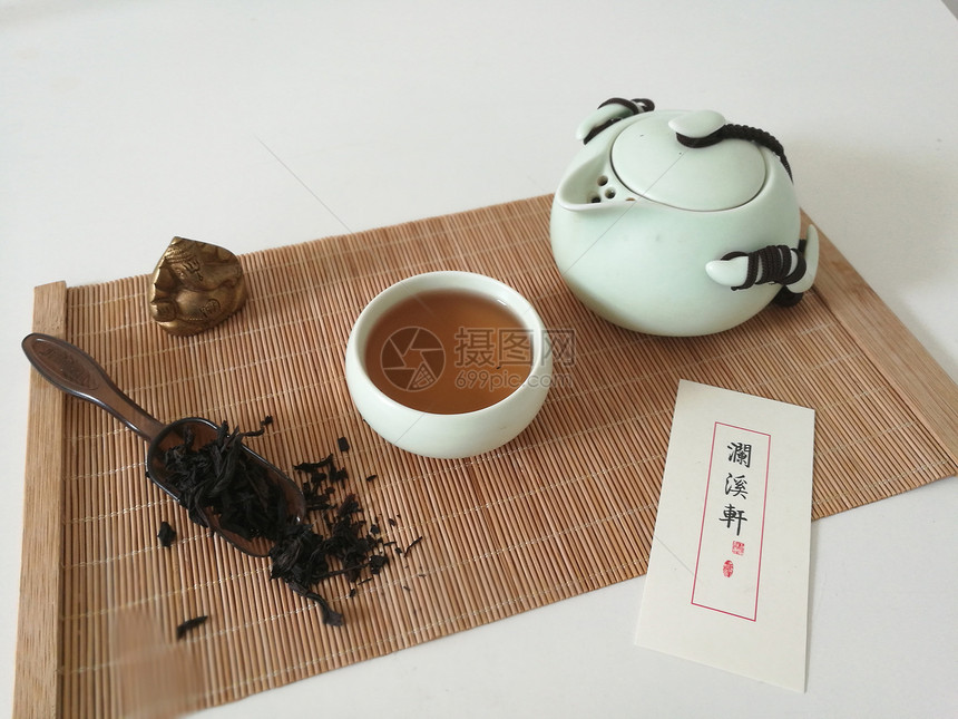 茶叶和茶壶图片