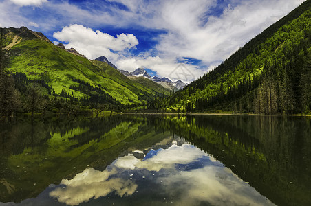 天使般浪漫恬静似古似今四姑娘山景区背景