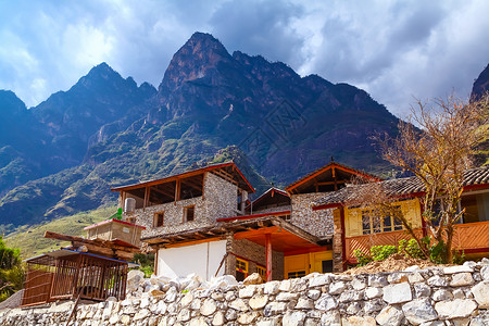 香格里拉建筑高山脚下的房子背景